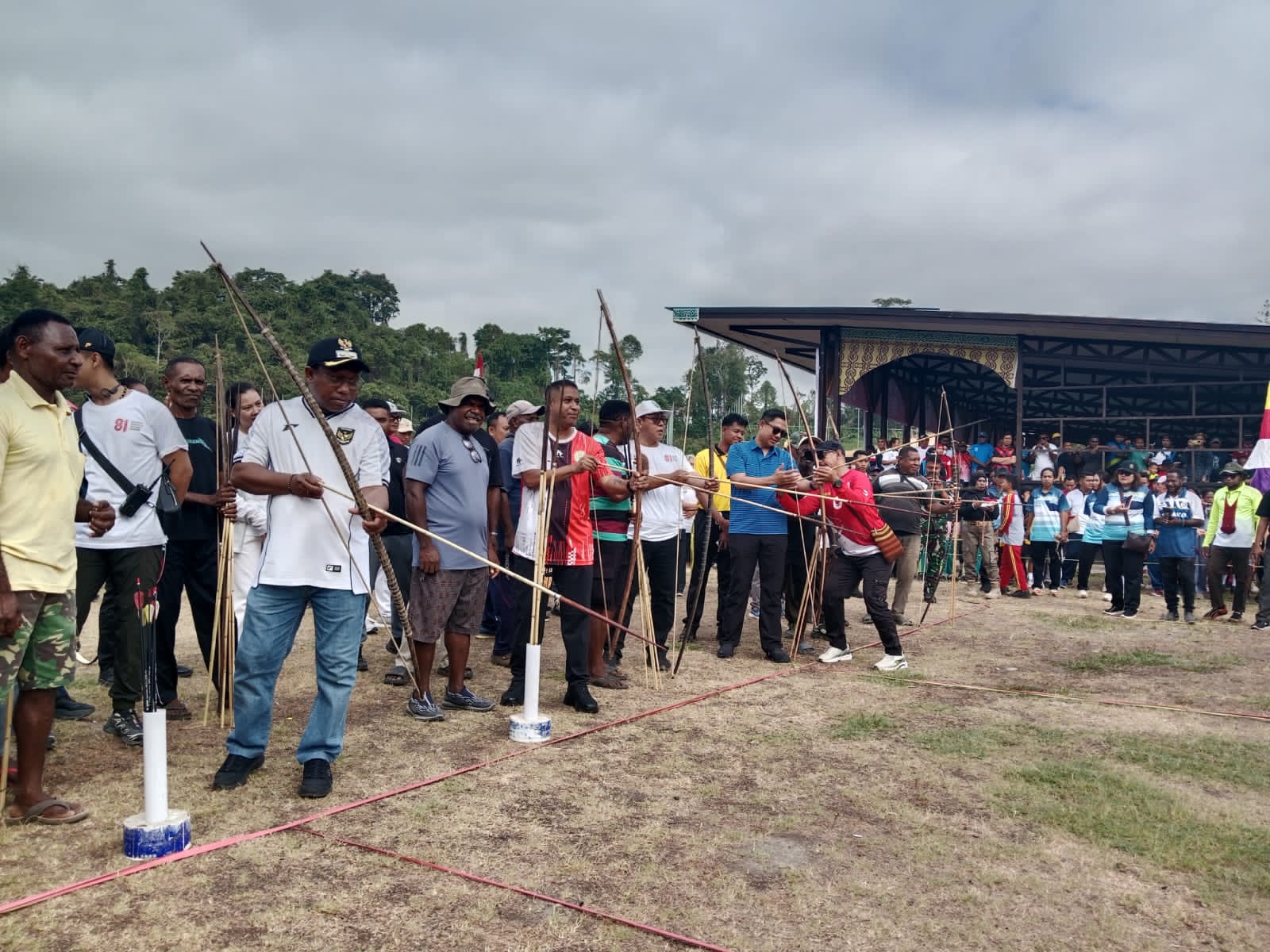Bukan Sekadar Lomba, Pemkab Bintuni Rawat Warisan Panahan Tradisional Suku Moskona