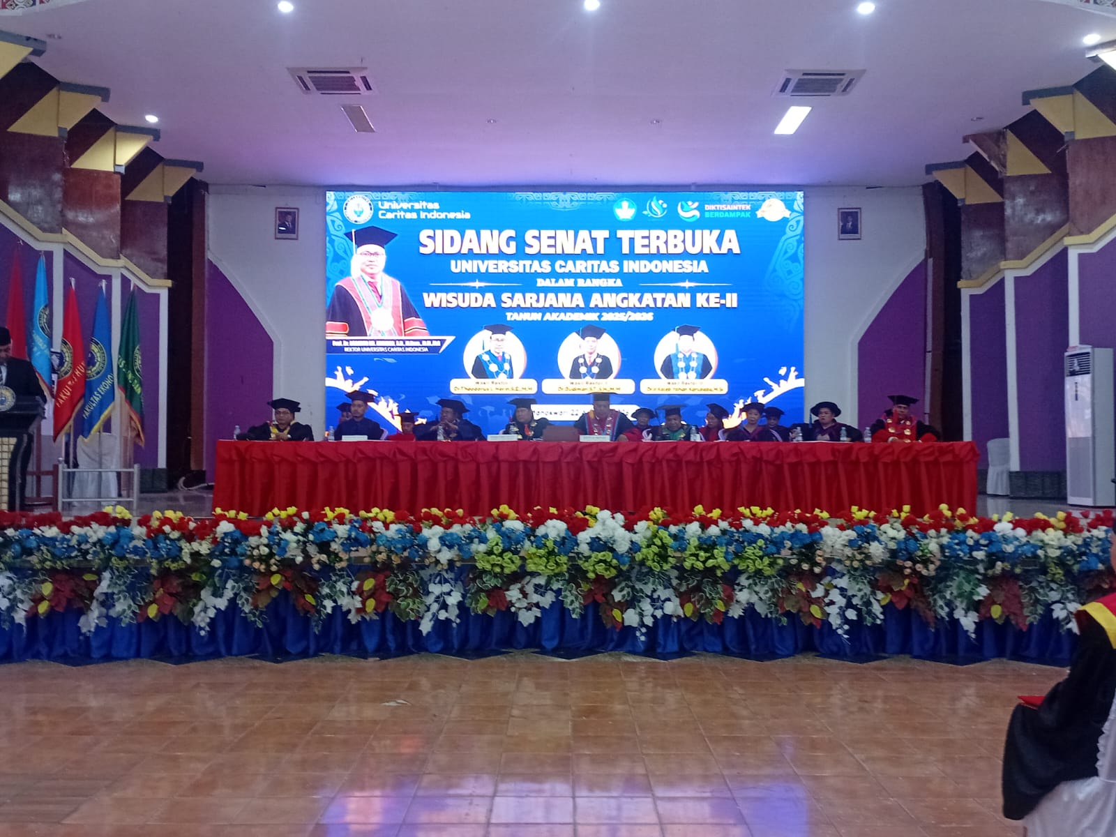 Wisuda II UNCRI, 132 Lulusan Didorong Hadapi Perubahan dan Mengabdi untuk Papua