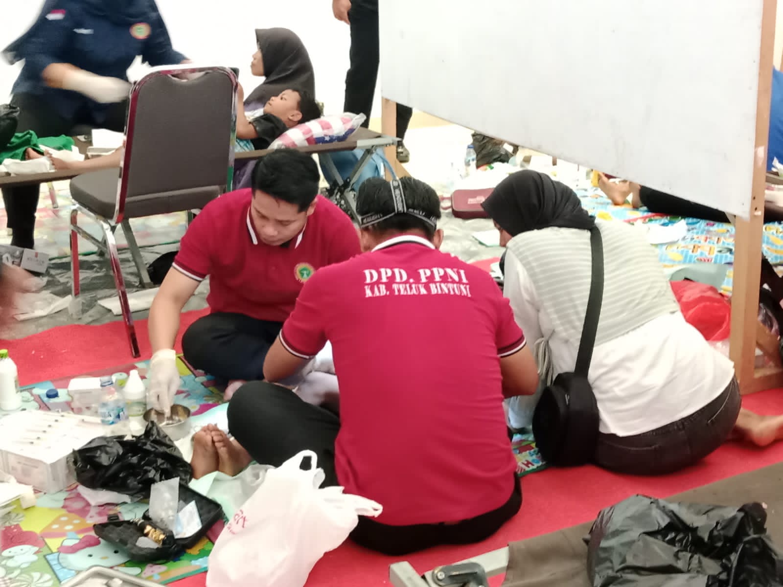 Demi Sunat Massal Gratis, Warga Taroi Tempuh Jalur Laut, Apresiasi Polres Teluk Bintuni