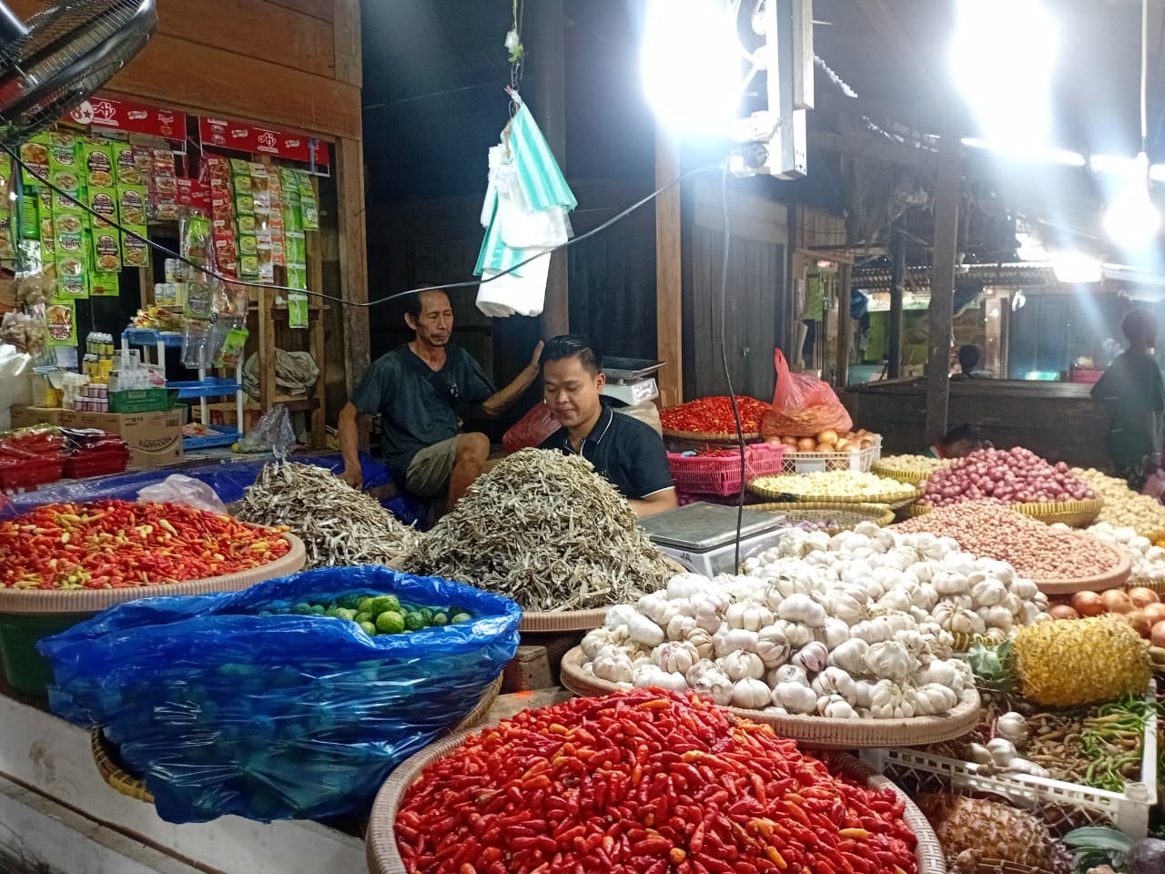 Harga Cabai Rawit di Pasar Wosi Turun Drastis, Kini Dijual Rp80 Ribu per Kilogram