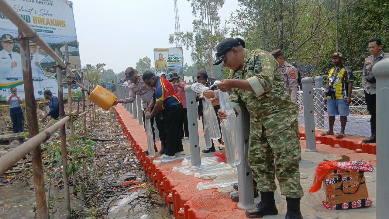 Aparat Amankan 110 Liter Cap Tikus di Pelabuhan Babo