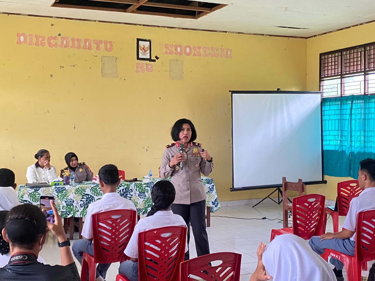 Wakapolda PB Edukasi Pelajar SMA 3 Soal Narkoba, Grooming dan Kabut Asap